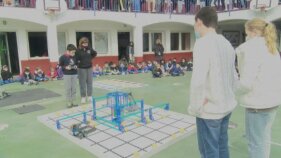 Alumnes de l'Escola Sant Jordi participen en la competició de robòtica VEX Spain