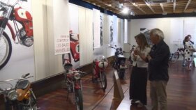 La marca de motocicletes Derbi celebra el seu centenari amb una exposició a Santa Cristina