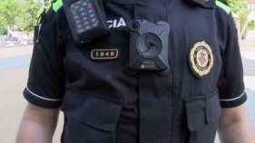 La Policia de Palafrugell incorpora sis càmeres corporals i una pistola elèctrica Tàsser