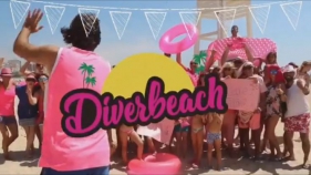L'Orquestra Di-Versiones convoca una 'marea rosa' divendres a la Diverbeach