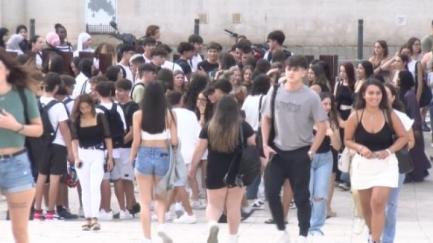 Prop de 200 alumnes inicien Batxillerat i Cicles Formatius a l'IES Sant Feliu