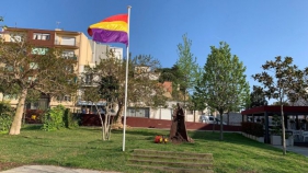 Sant Feliu commemora la II República amb la hissada de la bandera republicana