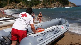 Amplien el servei a les platges de Begur amb una embarcació i un vigilant més