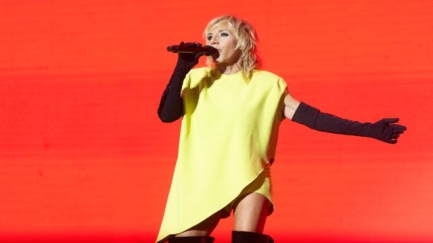 Ana Torroja connecta amb el públic del Cap Roig des de la primera cançó