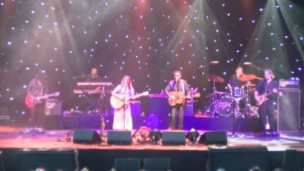 Angus & Julia Stone omplen de música el Porta Ferrada