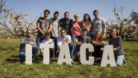 Artistes participants al Festival Ítaca fan una versió d''Ítaca' de Lluís Llach