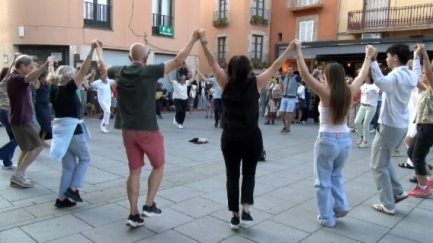Begur celebra la Diada a ritme de sardanes