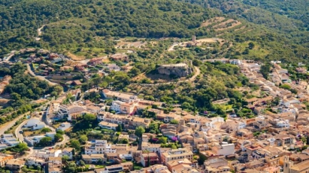 Begur ha d'aturar la concessió de noves llicències d’habitatges d’ús turístic