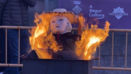 Begur s'acomiada del Carnestoltes Rei dels Poca-soltes