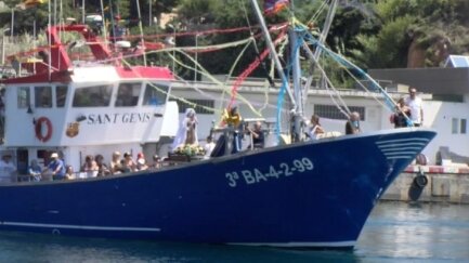 Benedicció, processó marítima i sardines per celebrar la Festivitat del Carme a Sant Feliu
