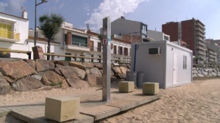 Calonge i Sant Antoni obriran només la meitat de les dutxes de les platges aquest estiu