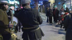 Calonge obre les llums de Nadal amb la companyia Pengim-Penjam