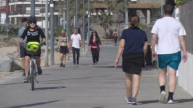 Camins de ronda, platges i passejos s'omplen en les primeres hores de sortida