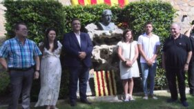 Castell d'Aro celebra la Diada amb l'ofrena floral a Lluís Companys