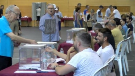 Companyonia i bon ambient entre els membres de les meses electorals del 23J