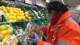 Creu Roja Palamós fa la compra a les persones més vulnerables i que estan soles