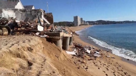 Directe de l'enderrocament de l'escola de vela