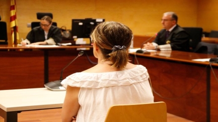 Duplicava nòmines de l’Ajuntament i enviava els diners al seu compte