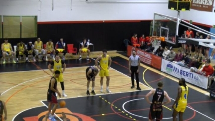 El Bisbal Bàsquet supera el Getafe i aconsegueix una victòria d’orgull al Pavelló Vell