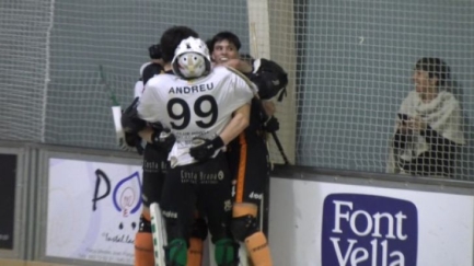 El CH Palafrugell supera el CP Congrés i es col·loca segon classificat (4-2)