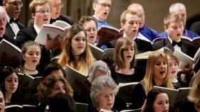 El cor i orquestra de la Universitat de Portsmouth fa un concert a l'Espai Ridaura