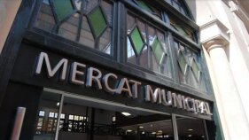 El mercat de Sant Feliu recupera l'afluència d'abans de la pandèmia