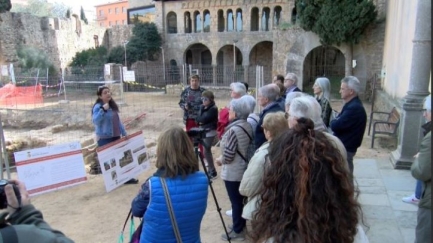El Museu d'història organitza visites a les restes arqueològiques de la Plaça del monestir