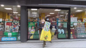 El ninot Baby Yoda esgotat a botigues i a Amazon