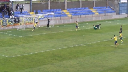 El Palamós CF pateix per guanyar la Guineueta