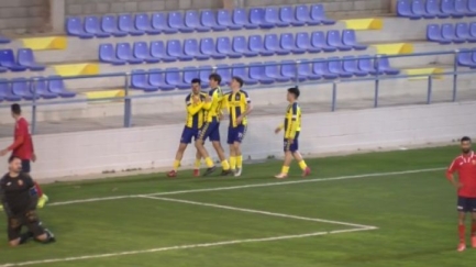 El Palamós CF remunta i supera el Can Gibert per continuar mirant amunt (2-1)