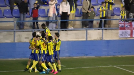 El Palamós CF s’endú el derbi contra el Figueres i se situa a tres punts del líder (1-0)