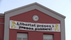 El PP encén el ple amb el seu discurs en contra de la pancarta dels presos polítics