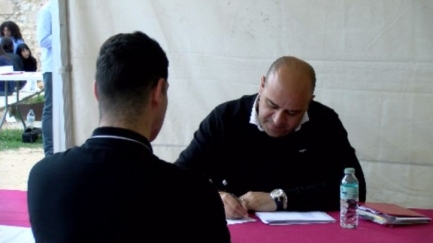 El primer Speed Dating pels joves de la Vall d'Aro emplena l'Espai Masia Bas