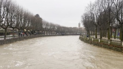 El riu Daró frega els 500 metres cúbics per segon