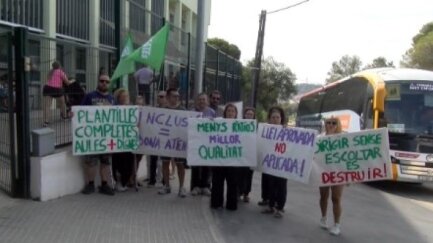 El sindicat USTEC i les famílies denuncien la reducció de plantilla de l'escola Els Àngels