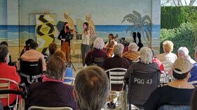 El Sinèrgic porta concerts de música en directe a Palamós i Palafrugell Gent Gran