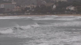 El temporal de pluja i de vent encara les pitjors hores