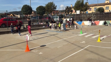 Els alumnes de 6è creen els jocs del nou parc infantil de Vall-llobrega