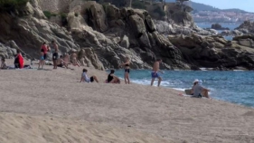 Els ciutadans gironins estrenen la temporada de platja