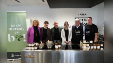 Els mercats gironins reivindiquen el producte de proximitat i els paradistes
