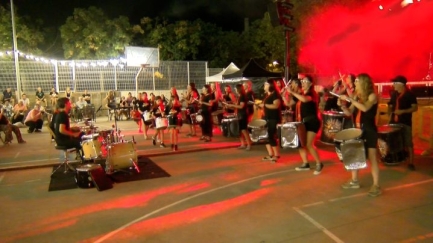 Els Timbalers Voltors fan bategar Mas Clarà al ritme de la festa