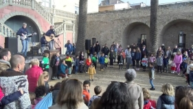 Els Trambòtics amenitzen la festivitat de l'Home dels Nassos a Torroella de Montgrí