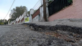 Els veïns de Roca de Malvet es queixen del mal estat dels carrers