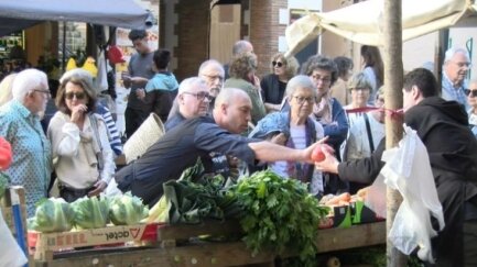 Els xefs de la Cuina de l'Empordanet compren i cuinen al Mercat de Palafrugell