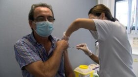 En marxa la campanya conjunta de vacunació de la grip i de reforç de la Covid-19