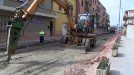 En marxa les obres de millora del carrer d'en Vinyoles