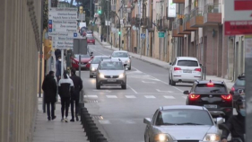 Es crearà una zona de càrrega i descàrrega a l'avinguda de les Voltes de la Bisbal