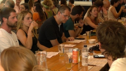 Esclanyà brinda per la Festa Major amb un tast de cerveses singular