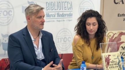 Esther Barcelona i Jordi Salas presenten el llibre Mites i llegendes catalans