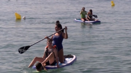 Èxit de participació en les sessions de paddlesurf adaptat